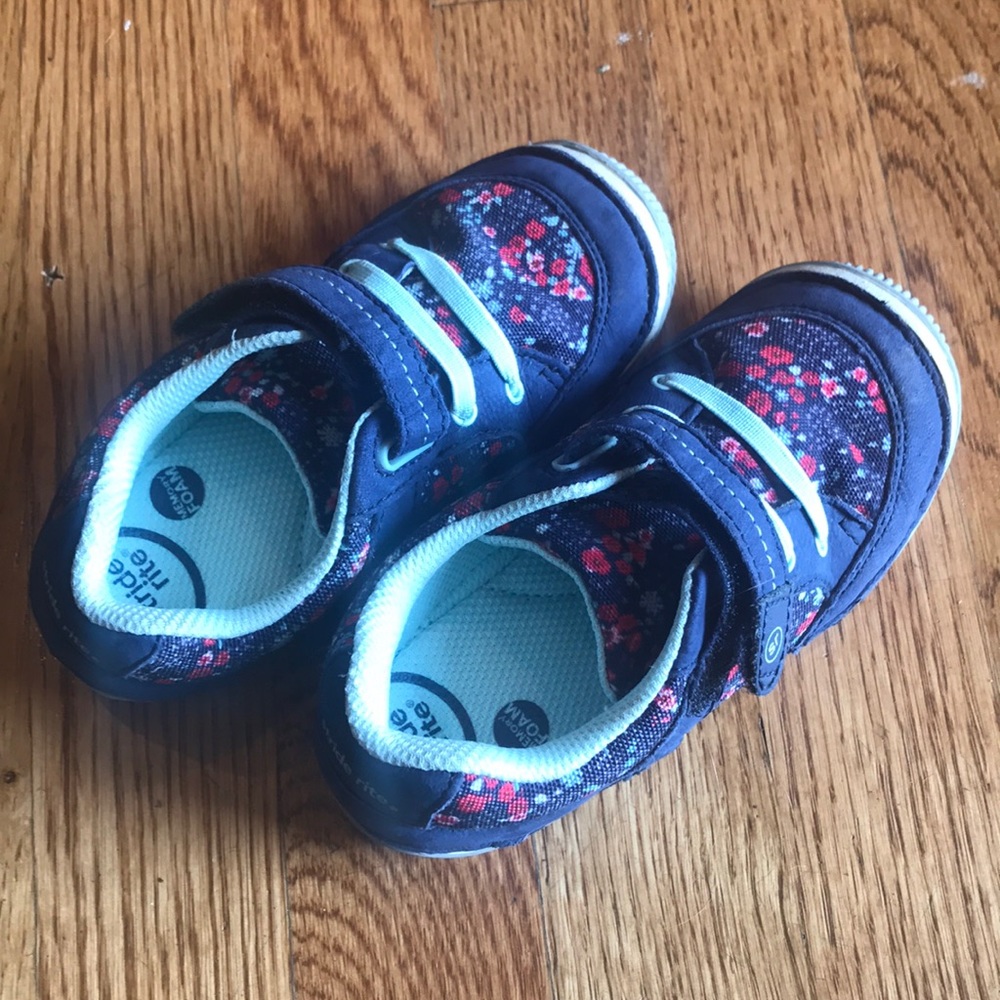 Toddler Girls Stride Rite Sneakers Sz 9